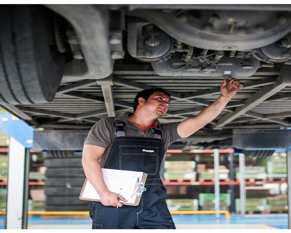  Asesoramiento técnico para  mantenimiento de buses y  camiones.